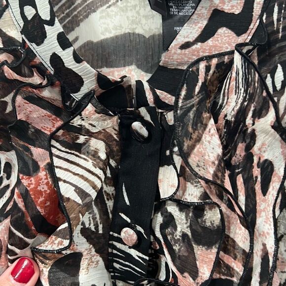 Bisou Bisou black/pink printed blouse size small - Picture 6 of 6